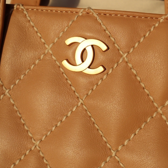 CHANEL Wildstich Leather Shoulder Bag - Picture 5 of 12